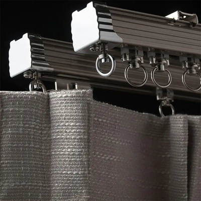 Trilhas de cortina motorizadas básicas com tamanho de 3,5 × 5 × 5,5 × 5 cm e material de liga de alumínio