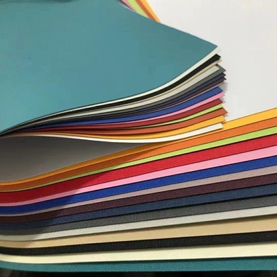 Vibrante e personalizado tecido de rolos em chocolate para decoração colorida e brilhante