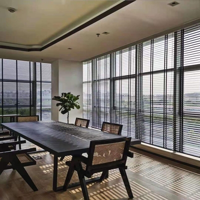 Decoração moderna rolos de alumínio persianas com estrutura horizontal elegante e à prova de vento