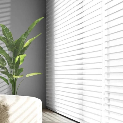Dimensão personalizada Estrutura horizontal Janela Shangrila Blind com serviço pós-venda 24 horas